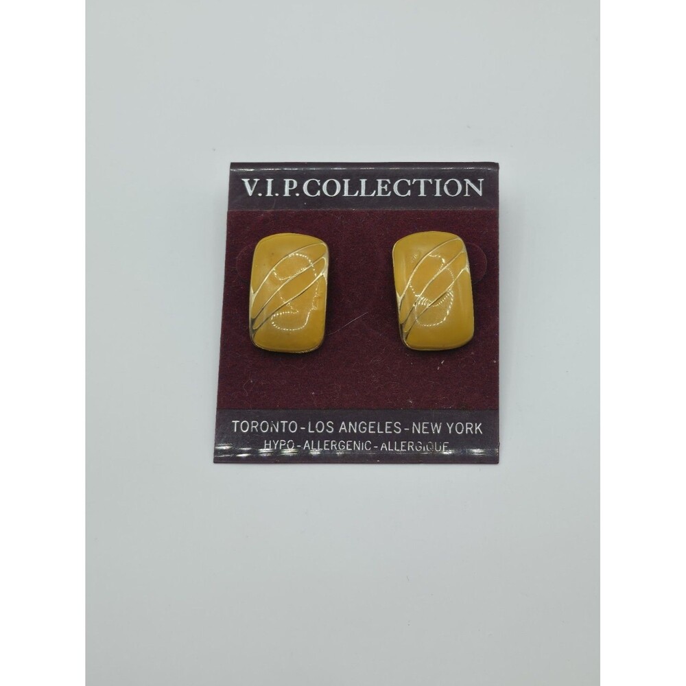 VTG VIP Collection Mustard Yellow Enamel Metal Pierced Earrings 7/8"